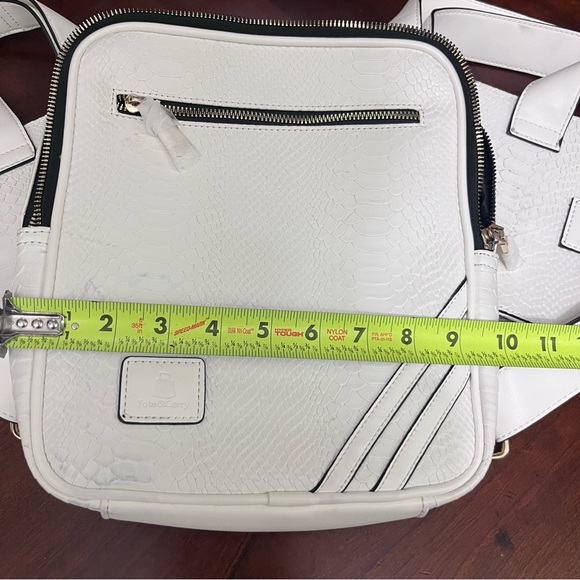 Tote Carry Vegan Leather Backpack
Crocodile Skin - Picture 4 of 16